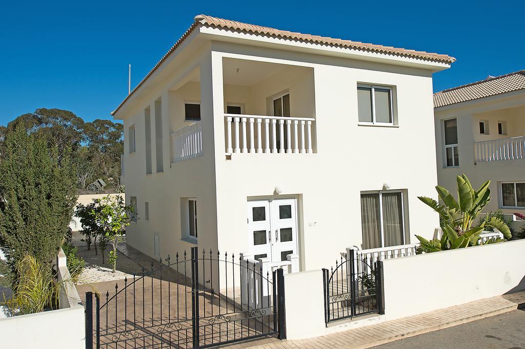 Hara Nissi Beach Villas 아이아 나파 객실 사진