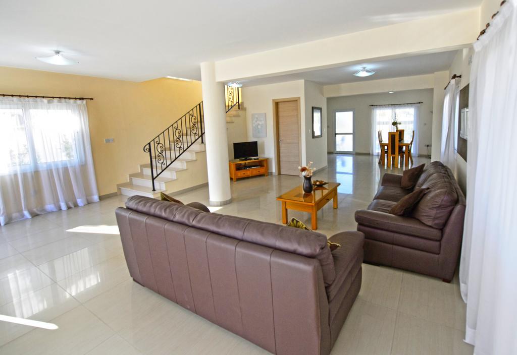 Hara Nissi Beach Villas 아이아 나파 외부 사진